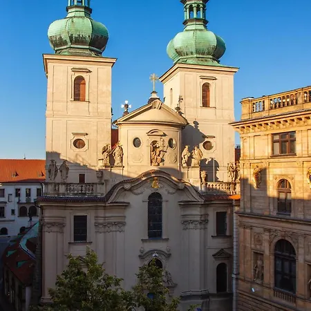 Stylish In The Heart Of The Old Town Apartment *