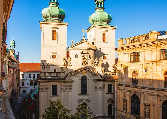 Spacious Old Town Apartamento Praga